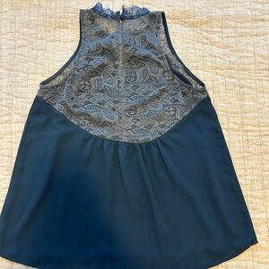 Intu. Women's lace sleeveless blouse. Navy. Size Small.
